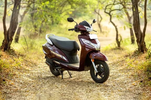 Scooty on Rent in Udaipur Book Now Get Upto 25% Off!
