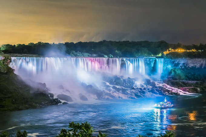 Niagara Falls night light show