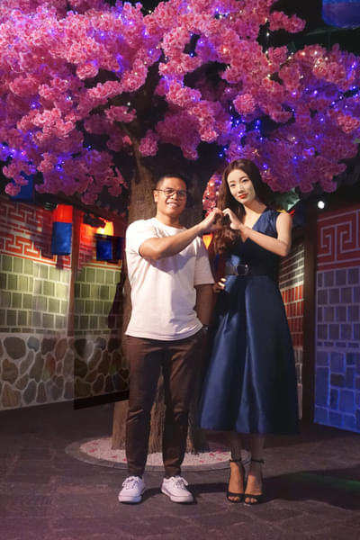 See the wax statue of Kwave Suzy