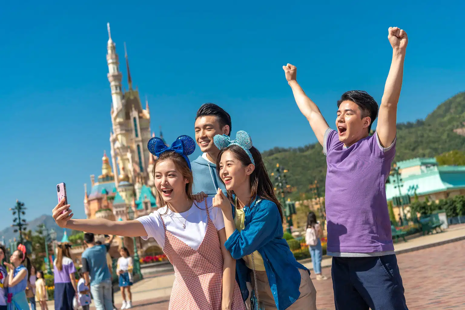 Scenic Tour to Hong Kong & Macau | FREE Disneyland Tickets