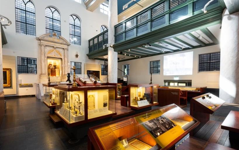 Admire the amazing 3D exhibition at the Jewish Museum