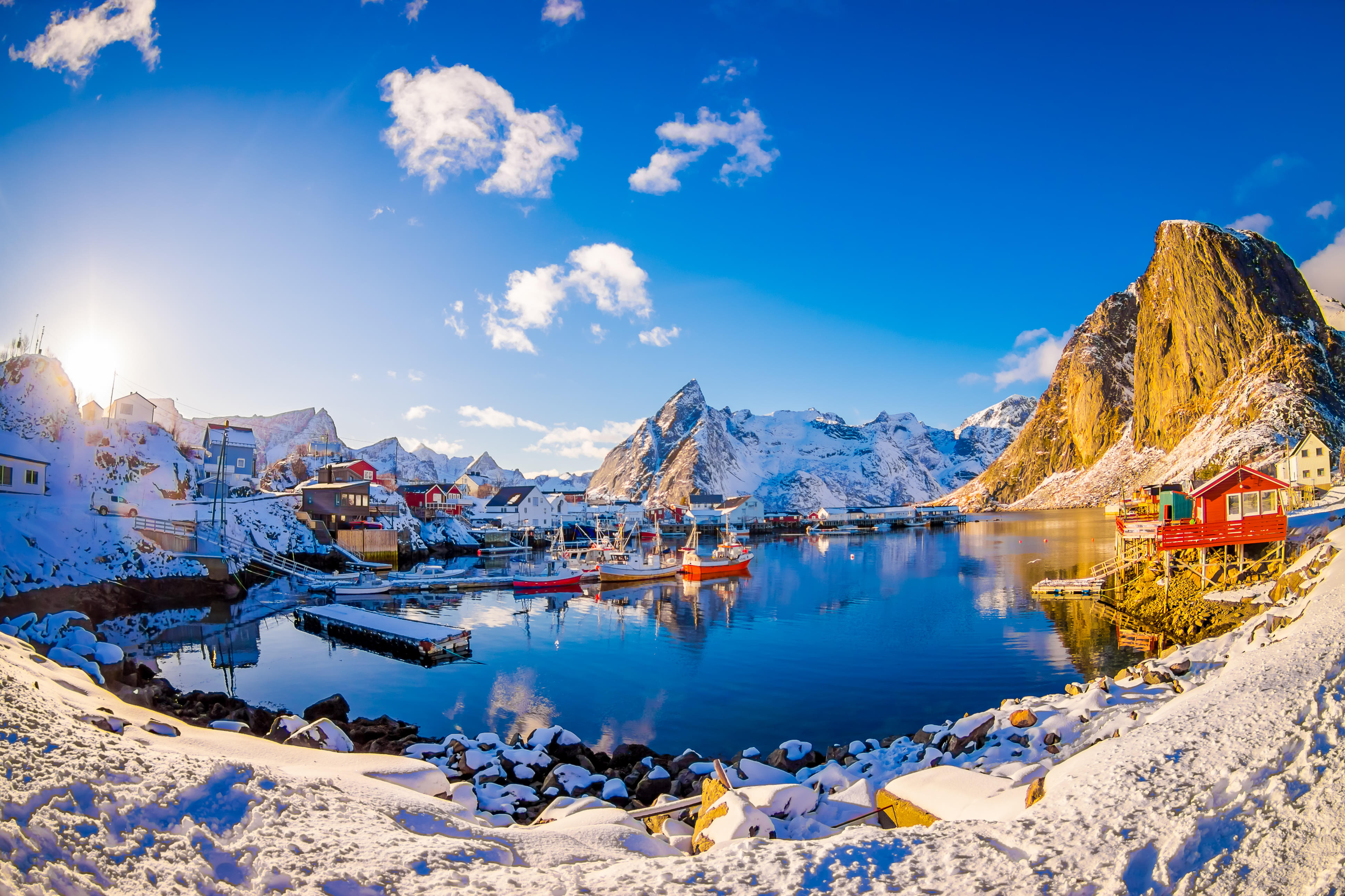 Svolvaer Tour Packages | Upto 40% Off