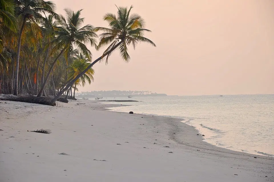 Poudre D'or Beach