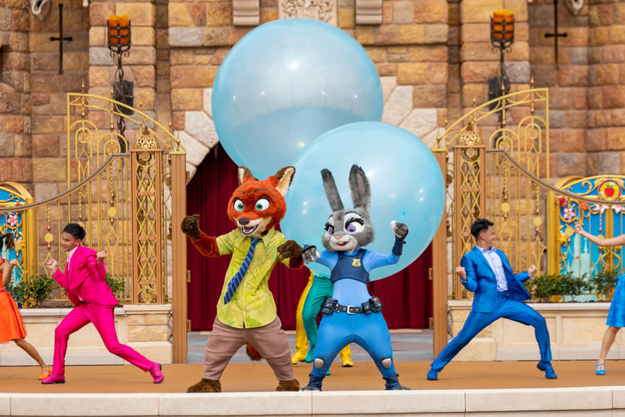 Hong Kong Disneyland 1 Day Tickets with Meal Voucher Image