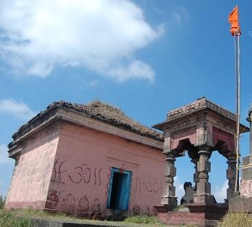 Explore the Sacred Kedareshwar Temple