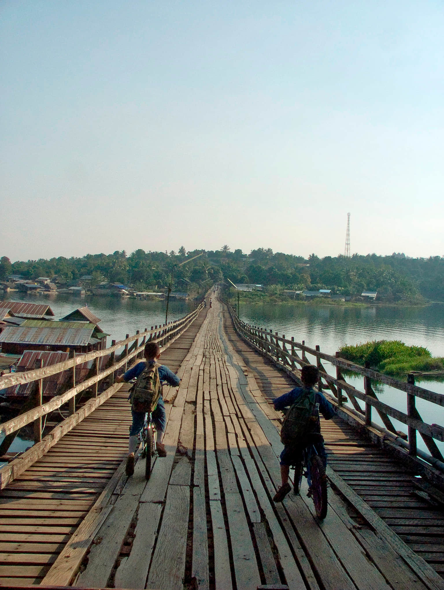 Saphan Mon