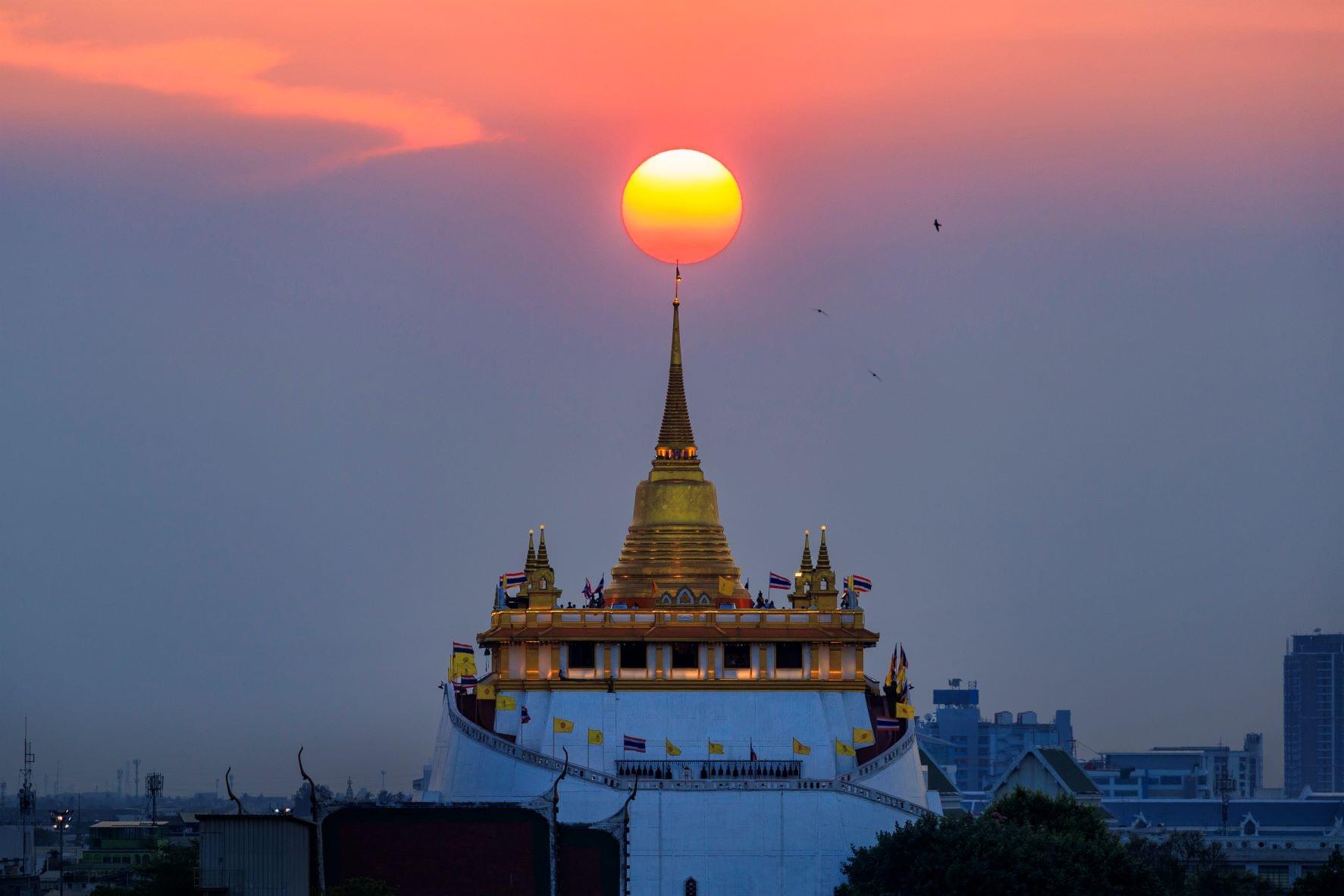 Explore the Golden Mount's Chedi