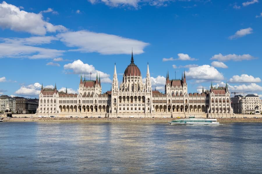Visit this architectural beauty - House of Parliament, Budapest