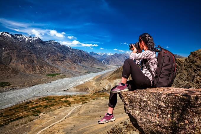 descending from pin parvati trek