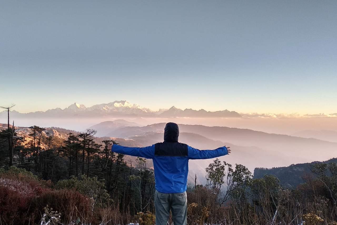 best time to trek sandakphu