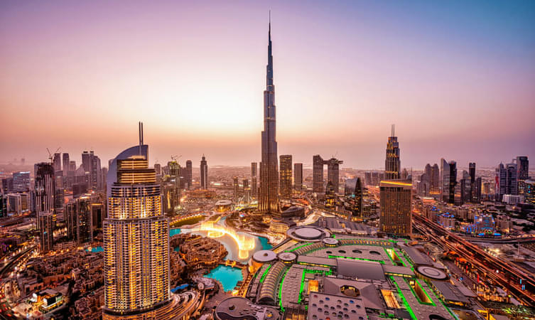 Visit the Iconic sights of Dubai.