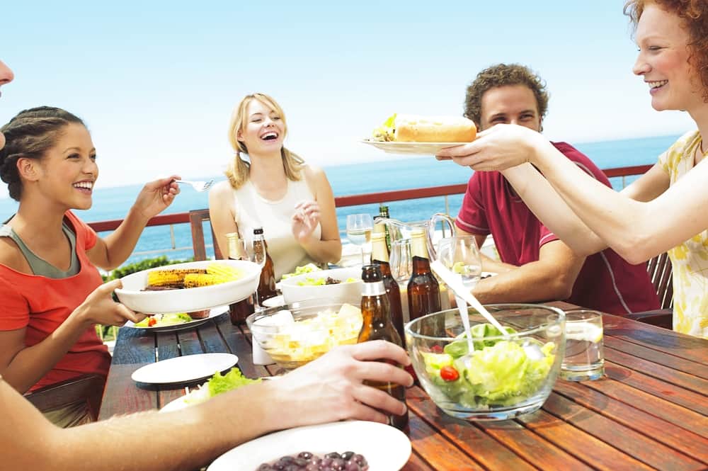 Places to Eat at Mobor Beach