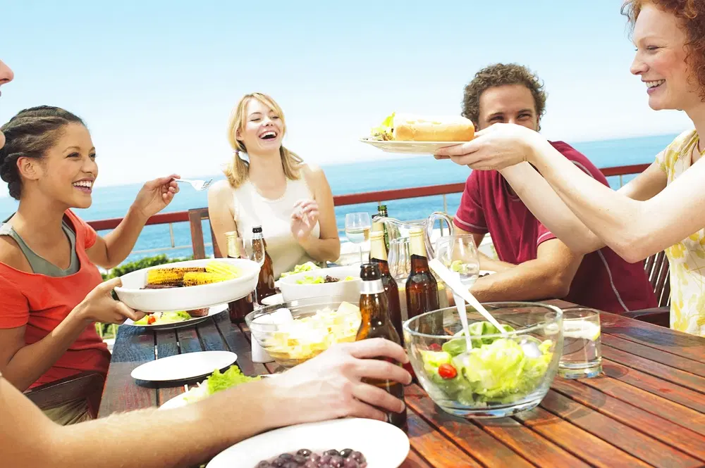 Places to Eat at Mobor Beach