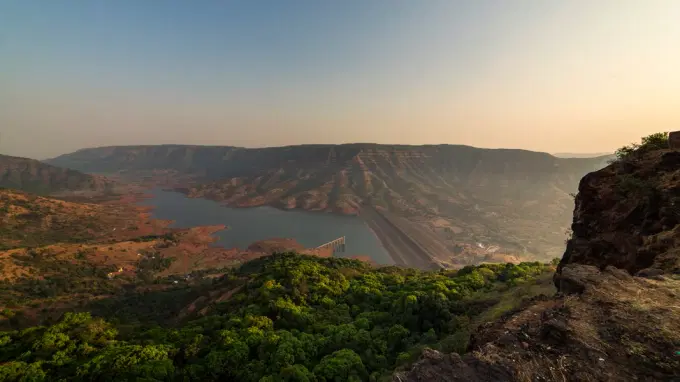 Marvel at the panoramic view of the beautiful valley of Mahabaleshwar from Kates Point