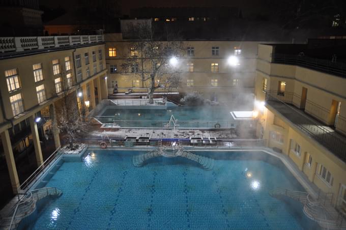 Lukács Thermal Bath