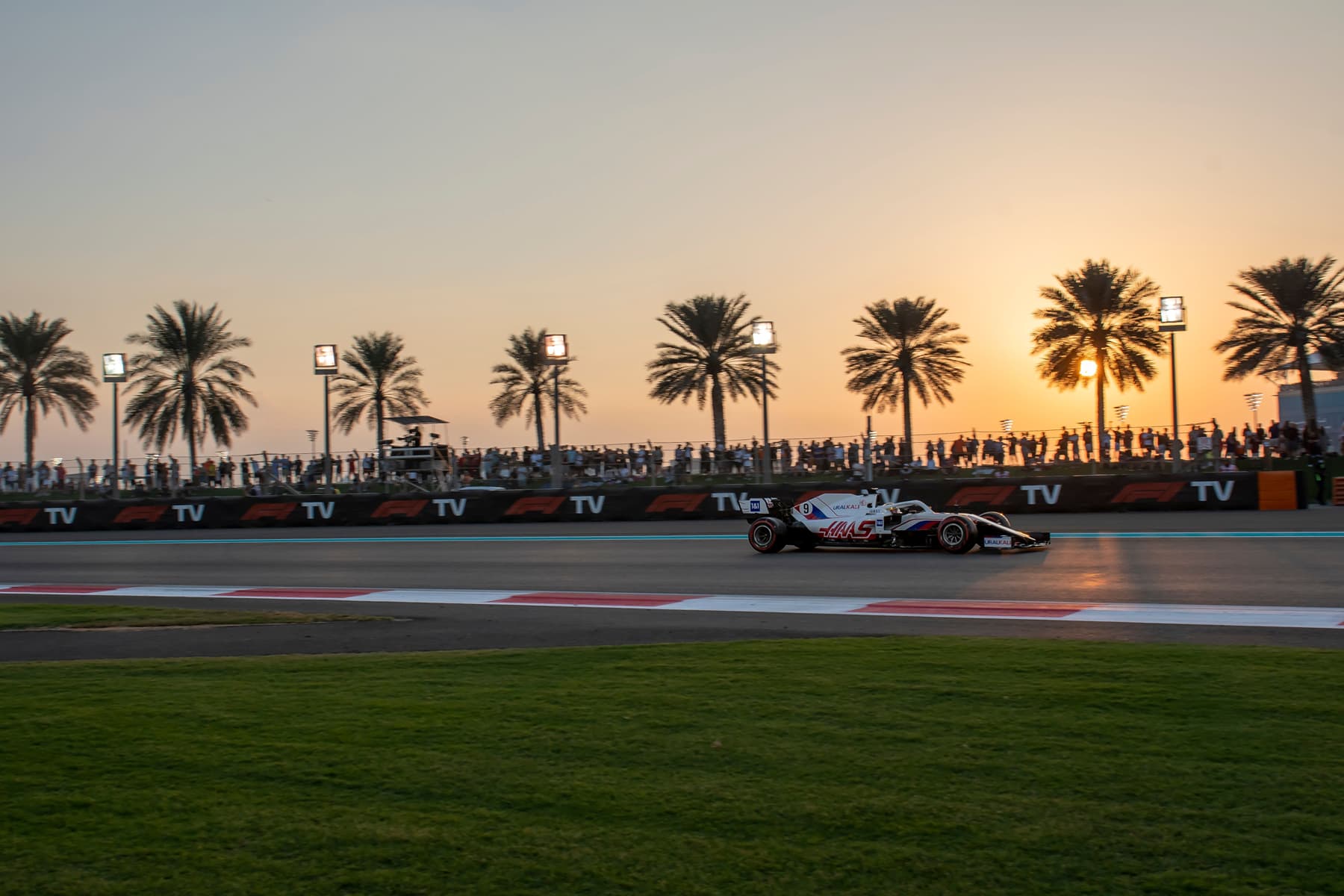 Guia Turístico do Circuito Yas Marina | Descubra o mundo emocionante