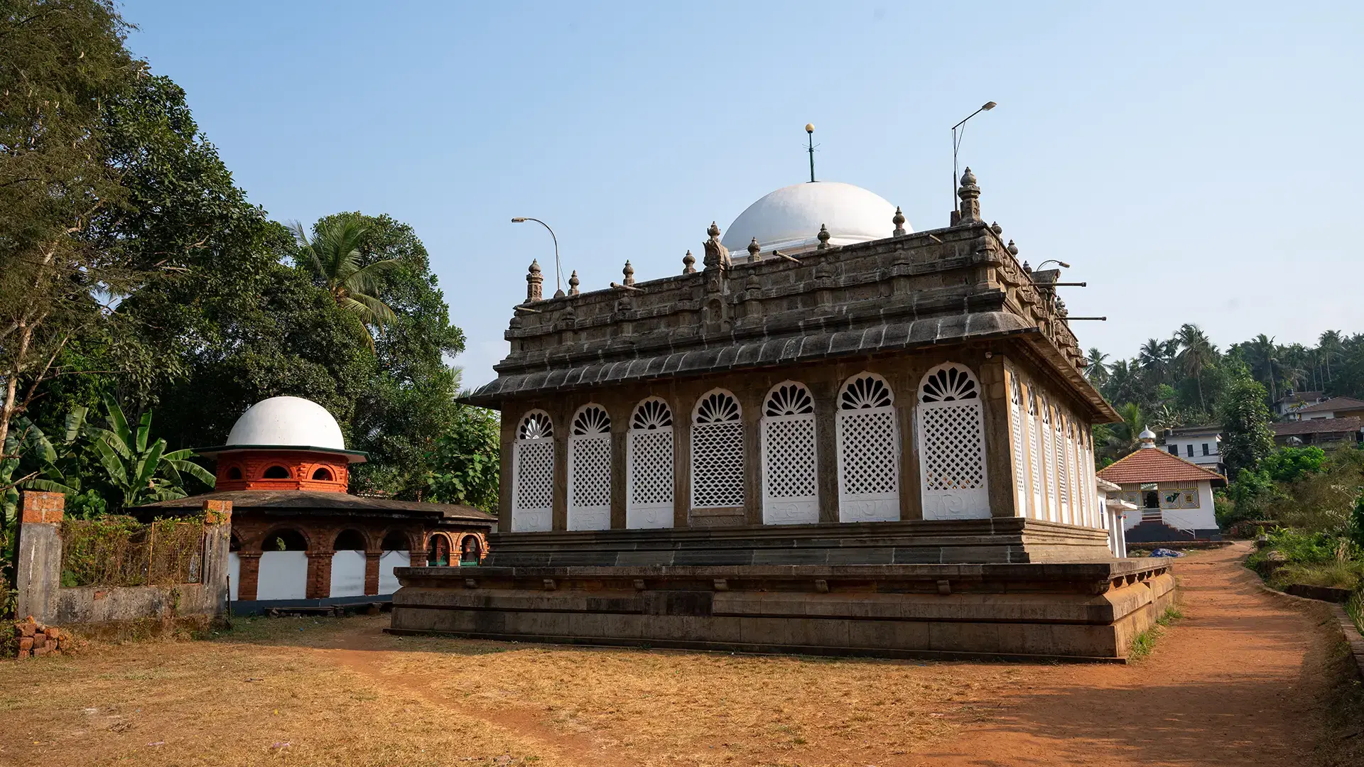 Pazhayangadi Mosque Overview