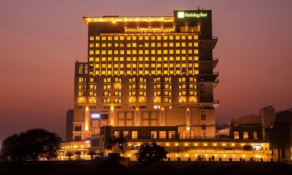 Balcony Dining By Holiday Inn, Gurgaon Image