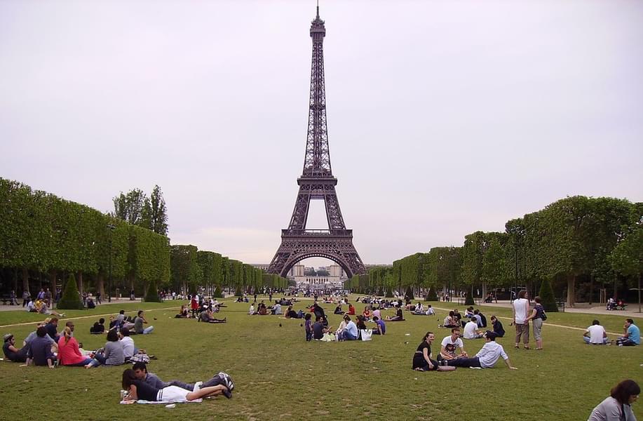 Places Near Eiffel Tower To Visit