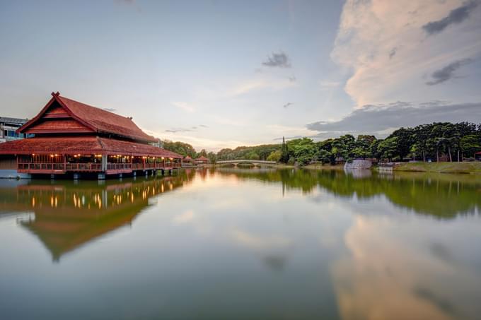 Shah Alam Lake Garden.jpg