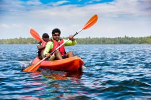 Sn8m2s1kyuvy8m11eneg21d9mxlh paddling in paravur lake