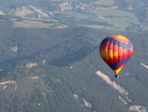 Enjoy the hot air balloon ride with delicious breakfast, Barcelona