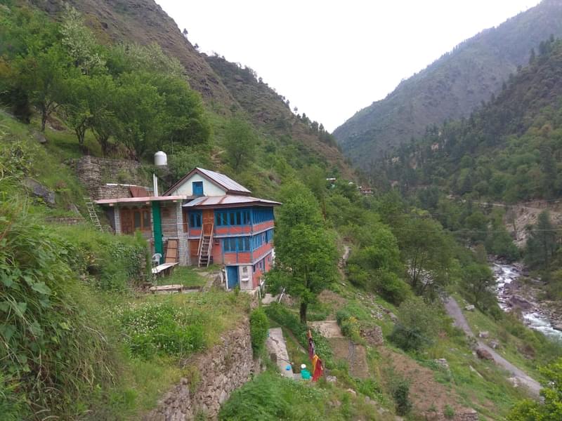 A Traditional Himachali Homestay In Tirthan Valley Image