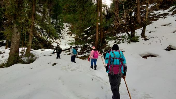 trekkers reaching kareri lake campsite