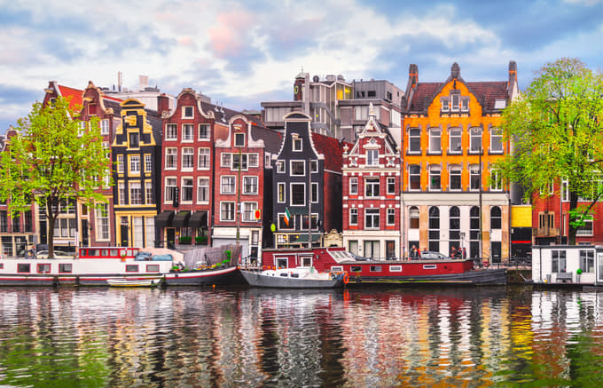Go on a walking tour to Amsterdam