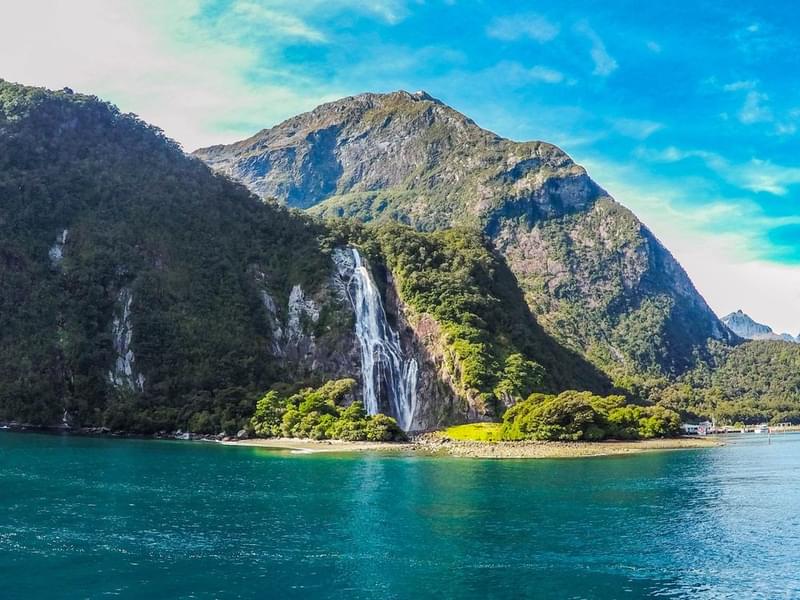 Milford Sound Sightseeing Cruise With Scenic Round Trip Flight From Queenstown