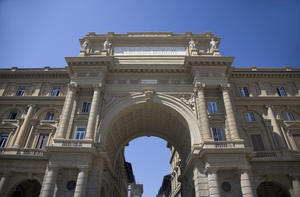 Piazza Della Repubblica’s Arcone