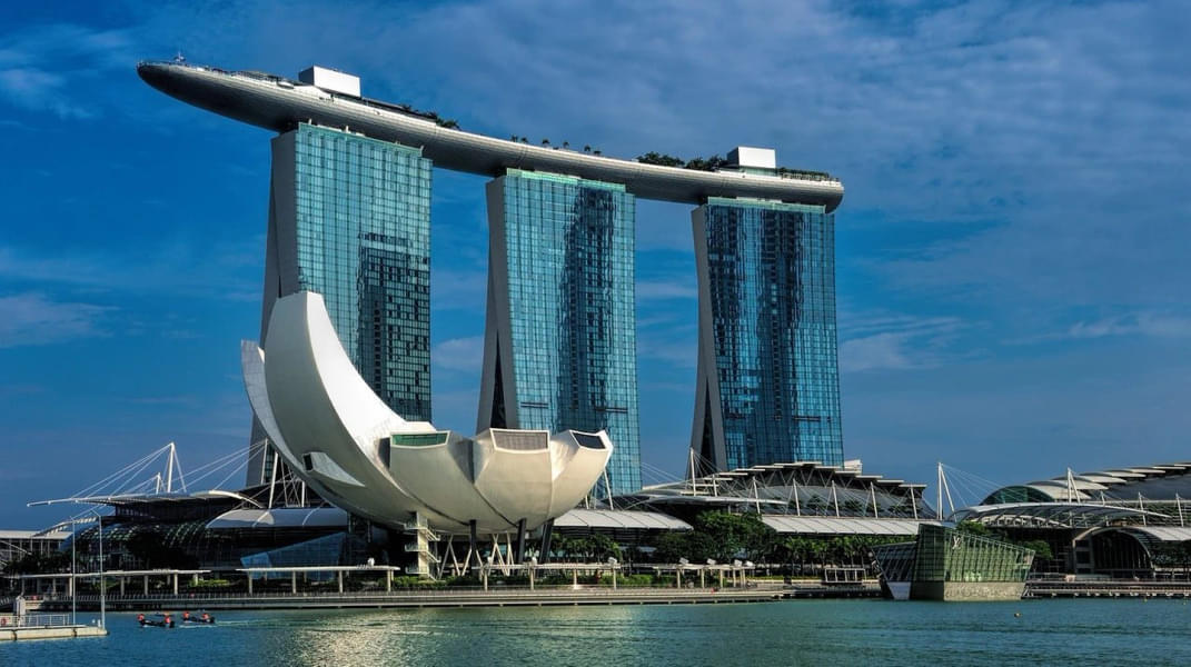 Soak in the breathtaking views from the Marina Bay Sands SkyPark