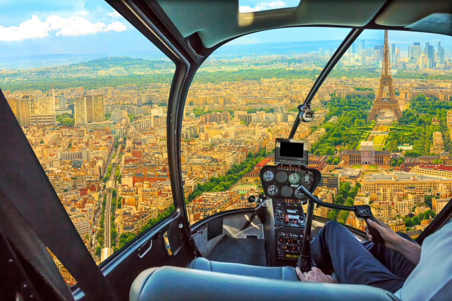 Indulge in an exciting helicopter ride from Paris to Versailles