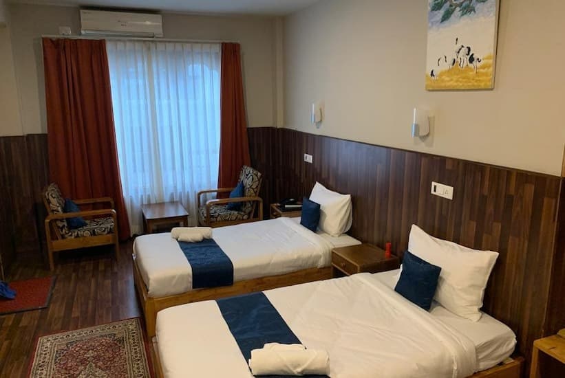 HOTEL KHAMSUM INN