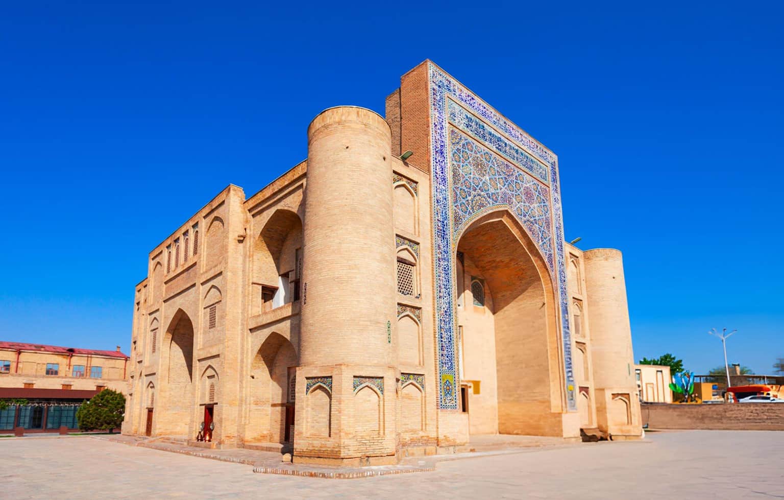 Nadir Divan Begi Madrasah