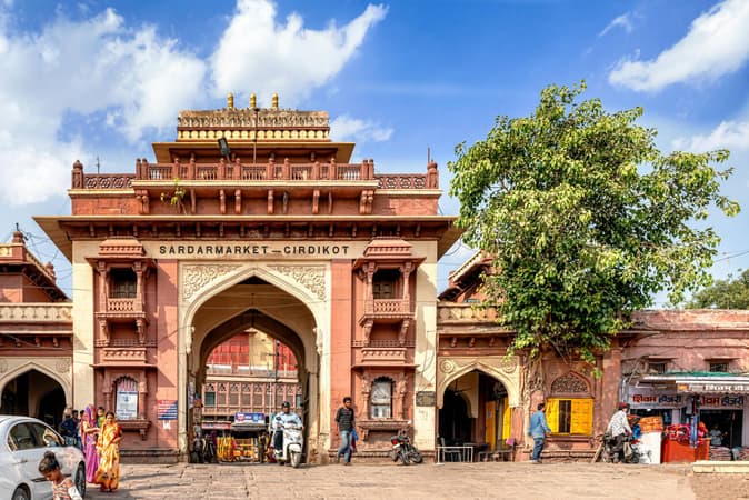See the unique souvenirs at the bustling Sardar Market