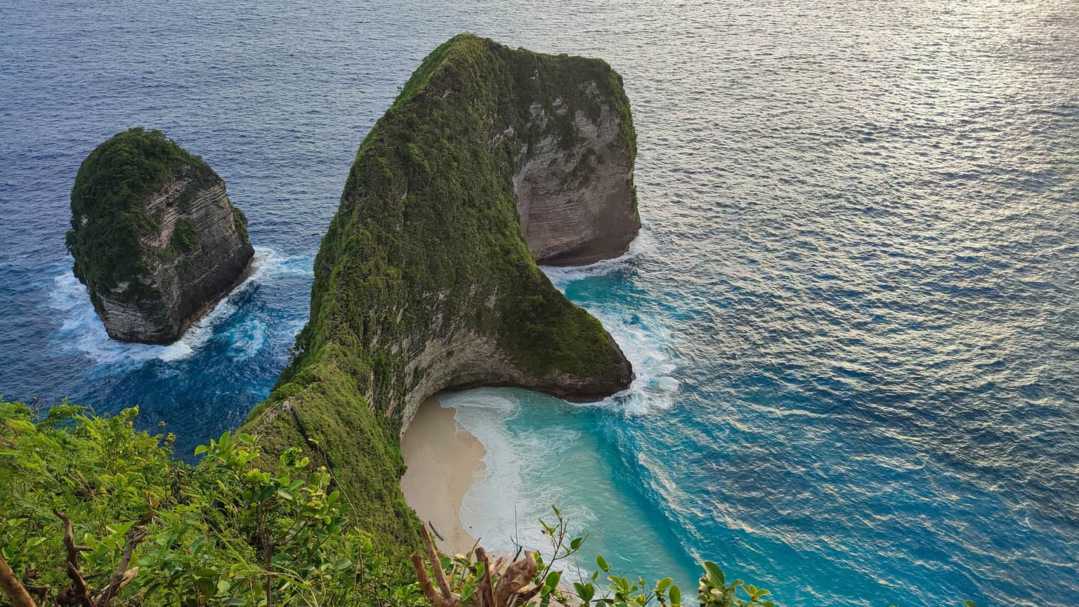 Nusa Penida Honeymoon Packages