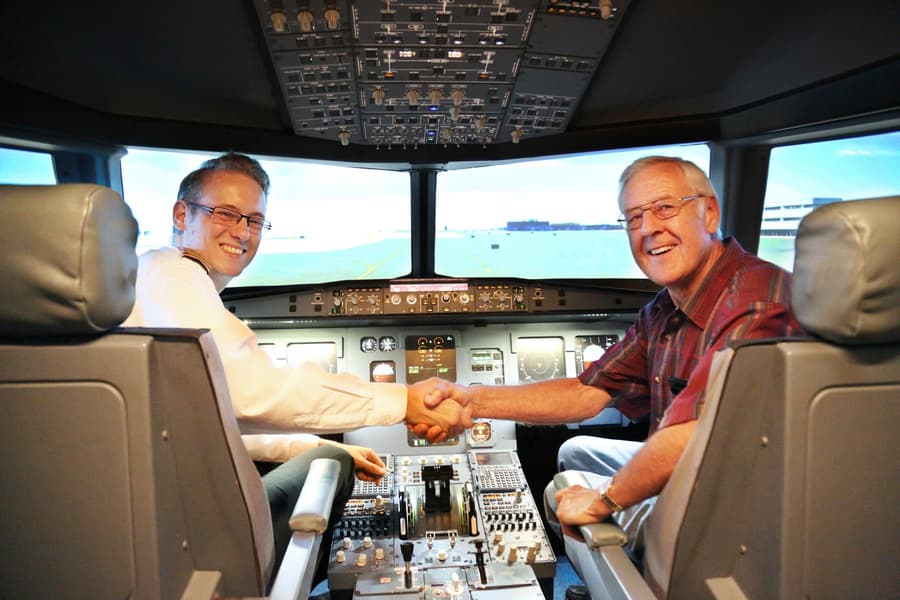 JetSim Flight Simulator Experience Image