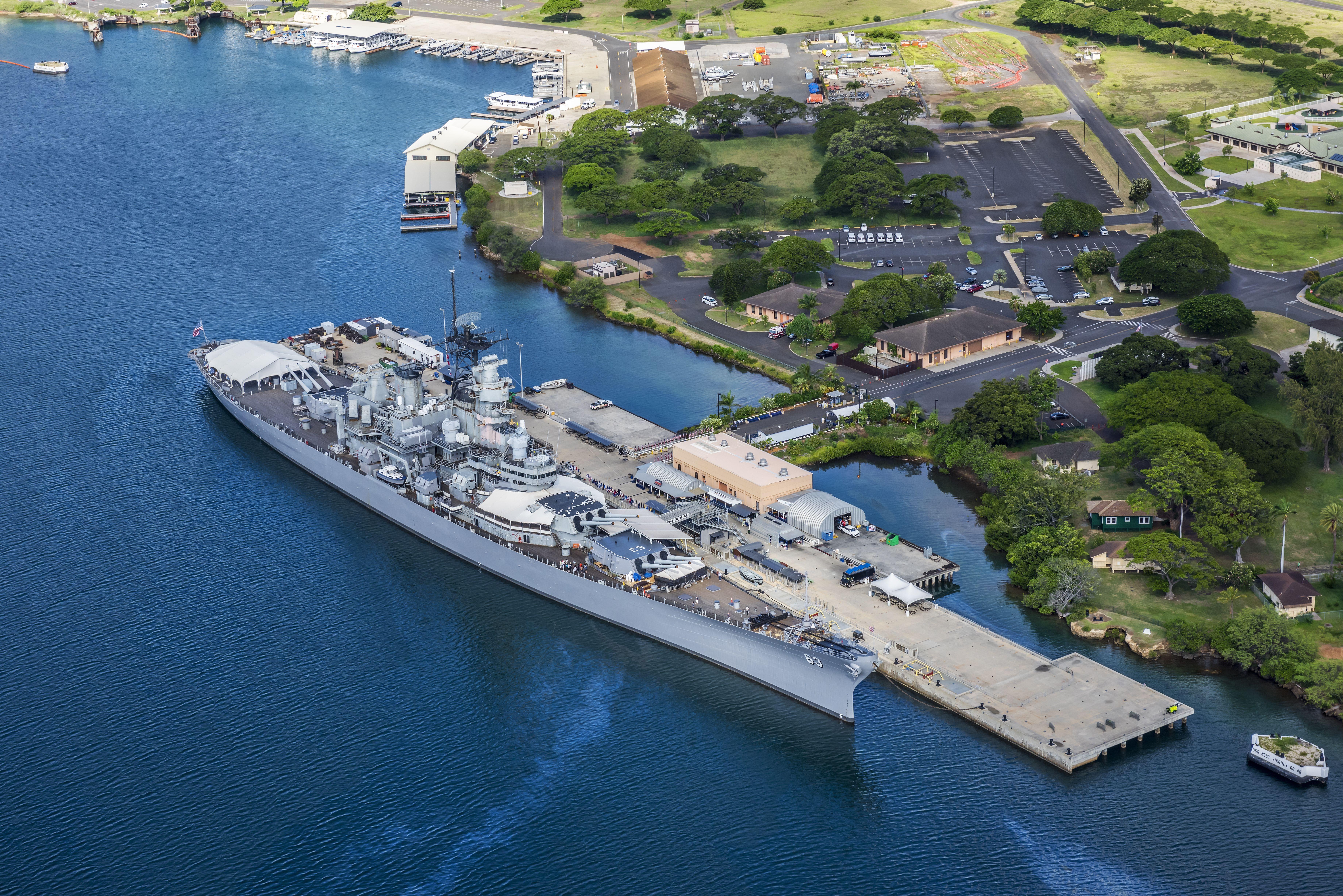 Pearl Harbor Tour & USS Memorial