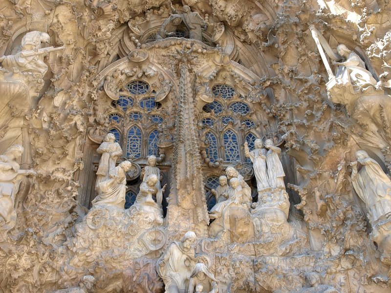 La Sagrada Familia Guided Tour with Fast Track Entrance & Tower Access Image