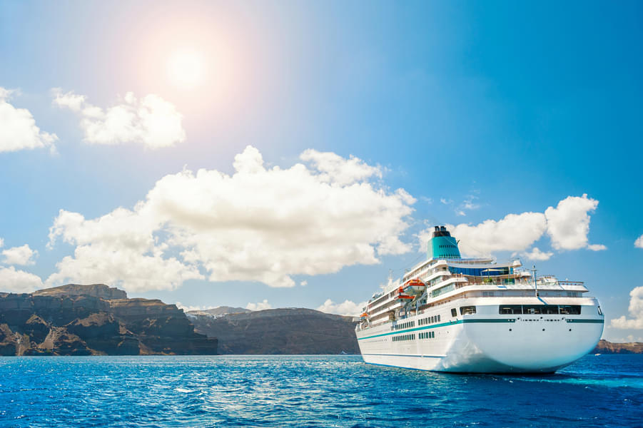 Santorini Volcano Tour With Hot Springs & Thirassia Cruise Image