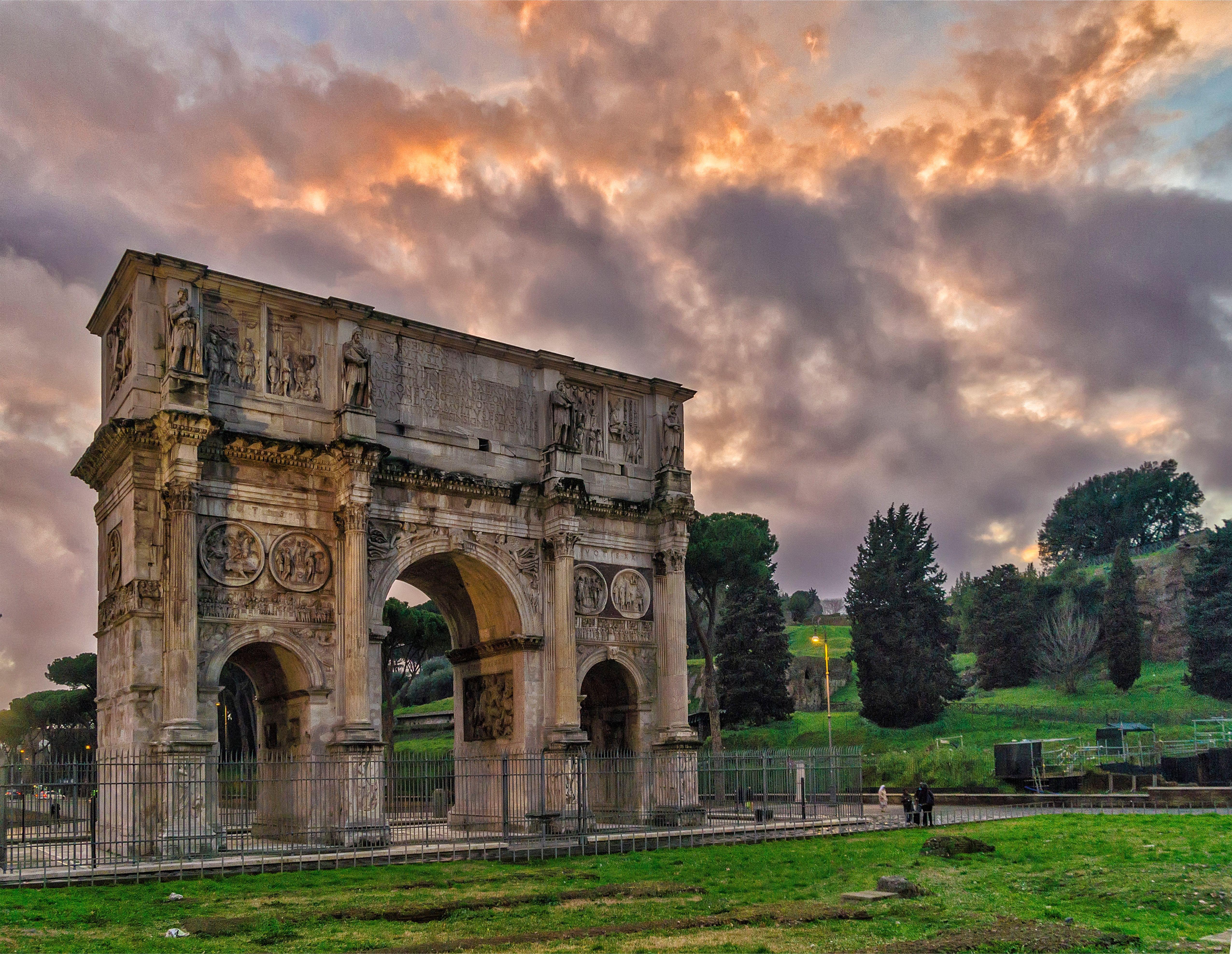 Arch of Constantine 2.jpg