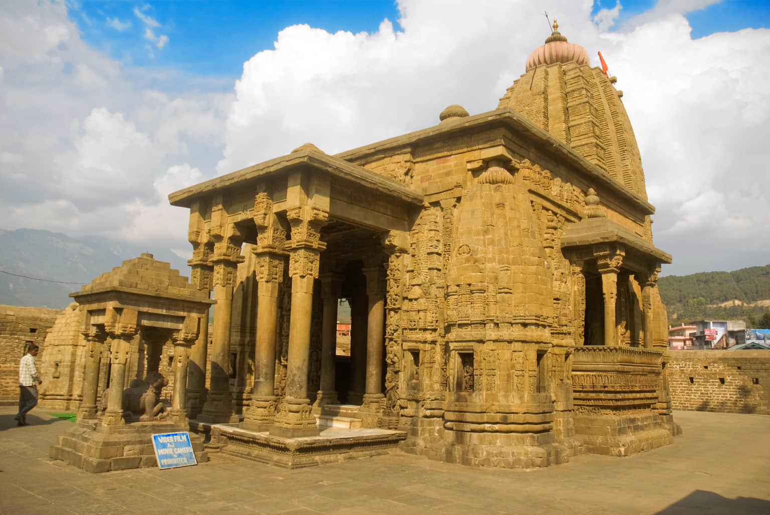 Baijnath Temple, <em>Bir</em>