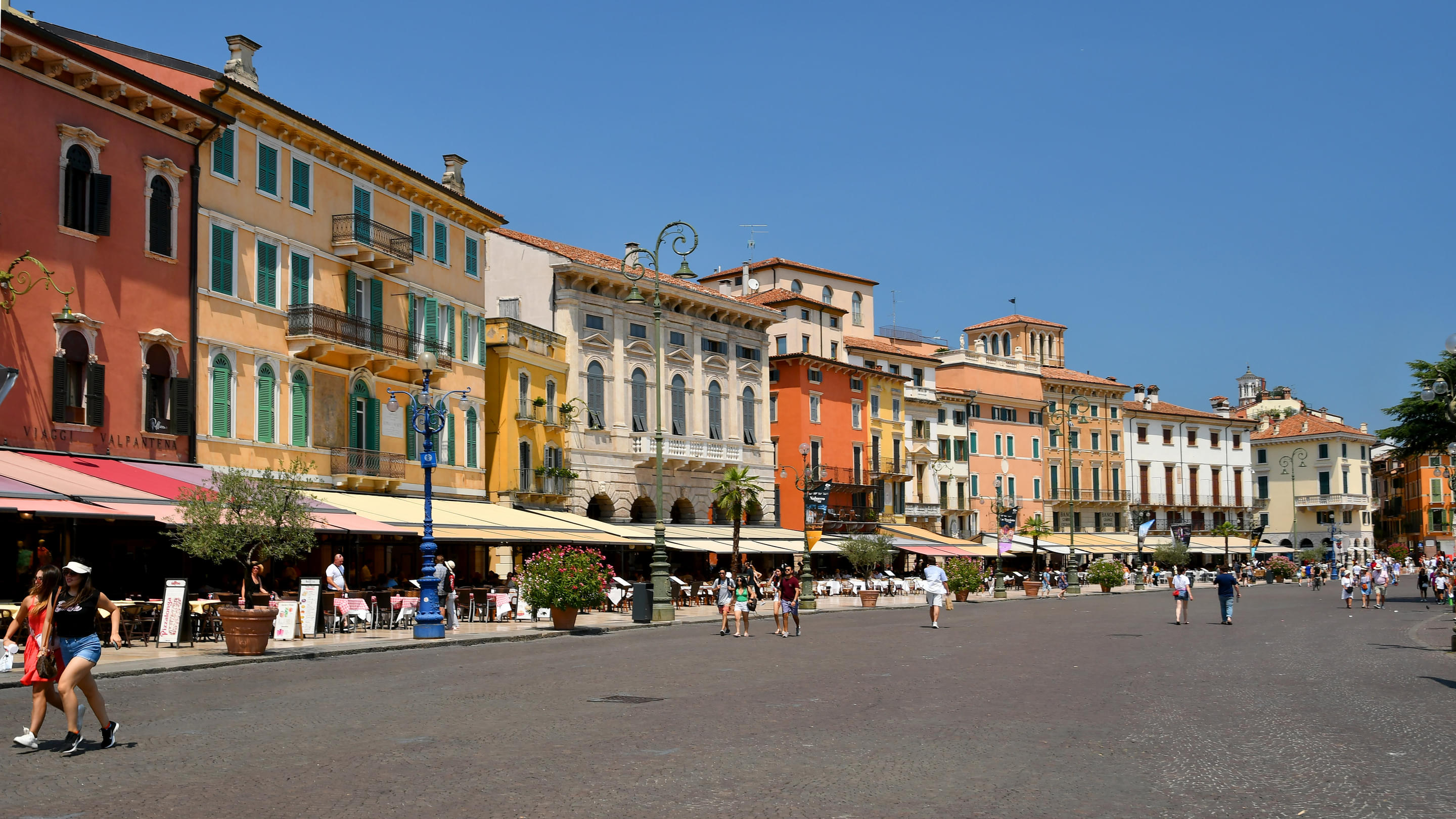 Piazza Bra Overview