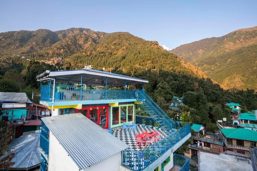 A Cosy Vacation Retreat With Mountain-Views In Mcleodganj Image