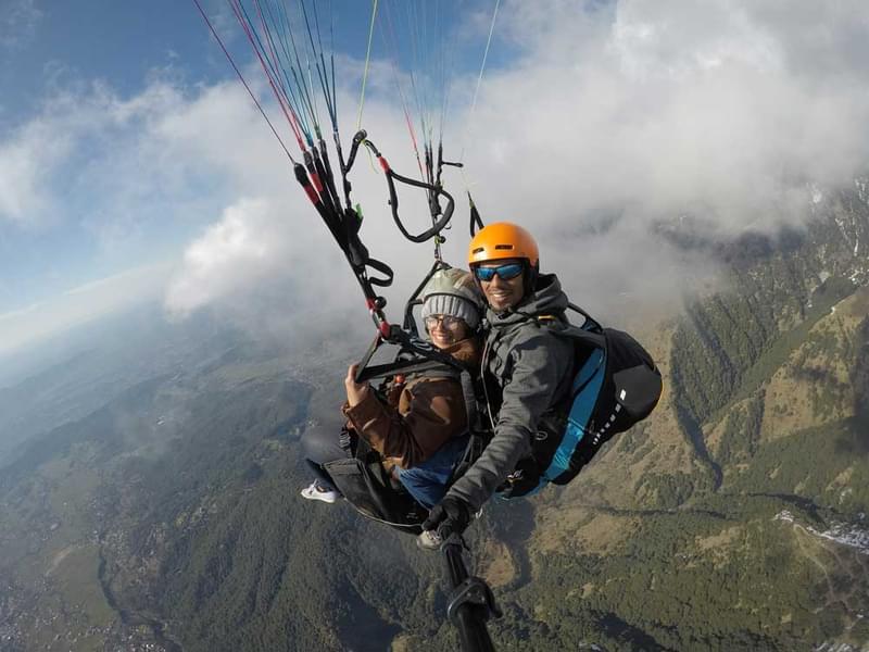 Paragliding In Manali Image