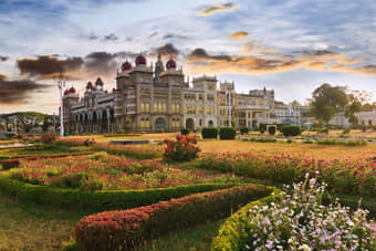 The amazing architecture of Mysore Palace