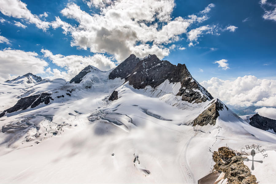 Get mesmerized by the scenic beauty of Bernese Alps