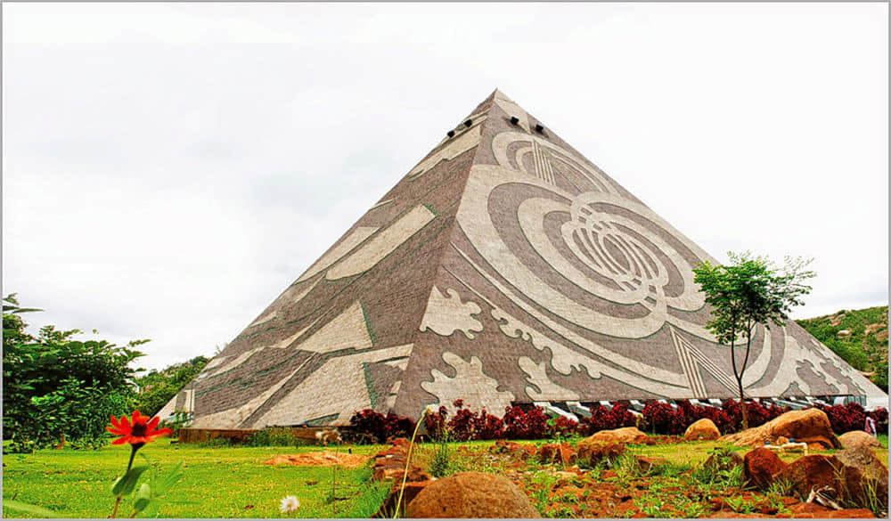 Pyramid Valley