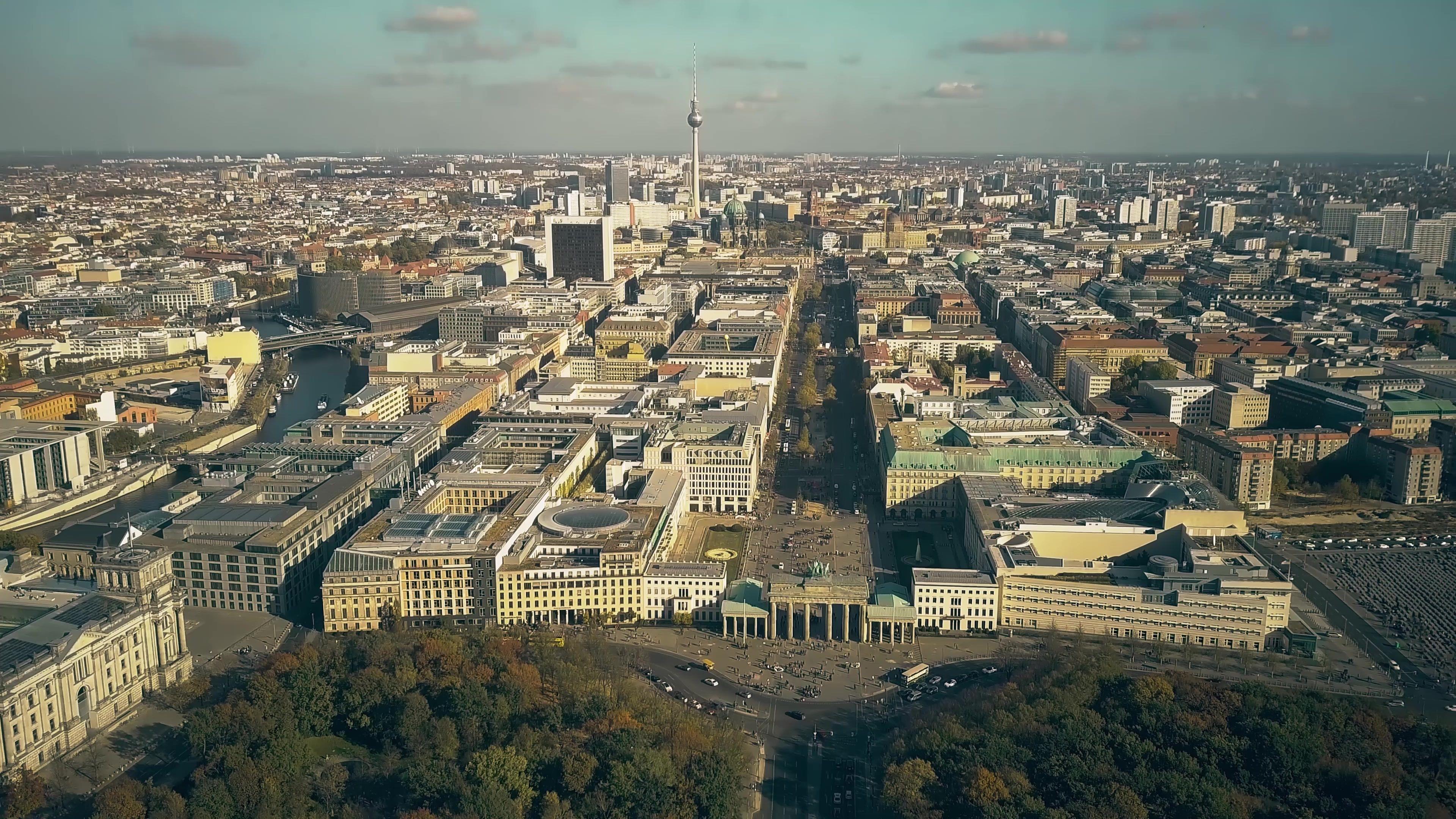 Berlin Skyline Sightseeing Tour